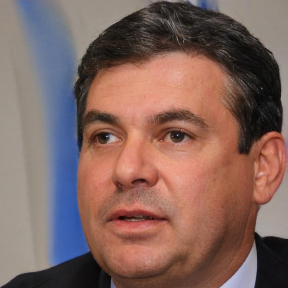 Miguel Torres - Consultor Financiero